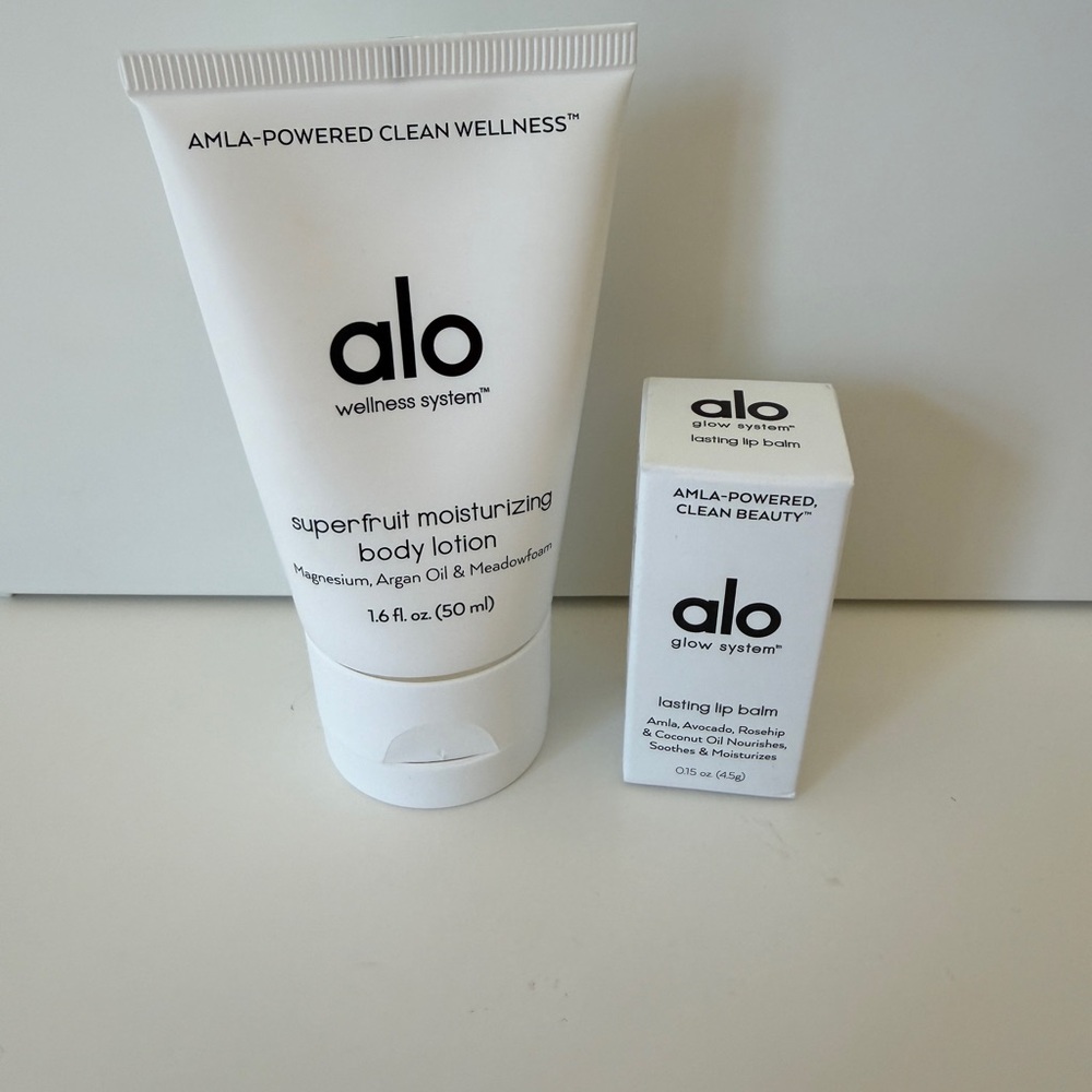 New Alo Superfruit Moisturizing Body Lotion and Lip Balm Set - Picture 2 of 3